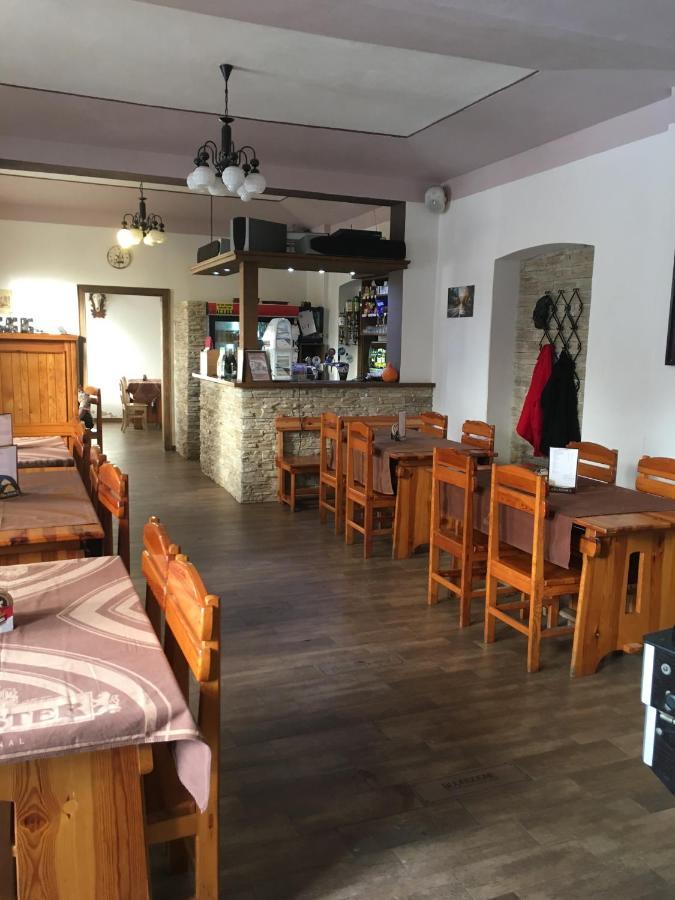 Restaurace U Kostela Hotel Marianske Radcice Ngoại thất bức ảnh